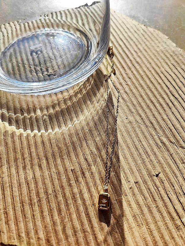 Square pendant necklace