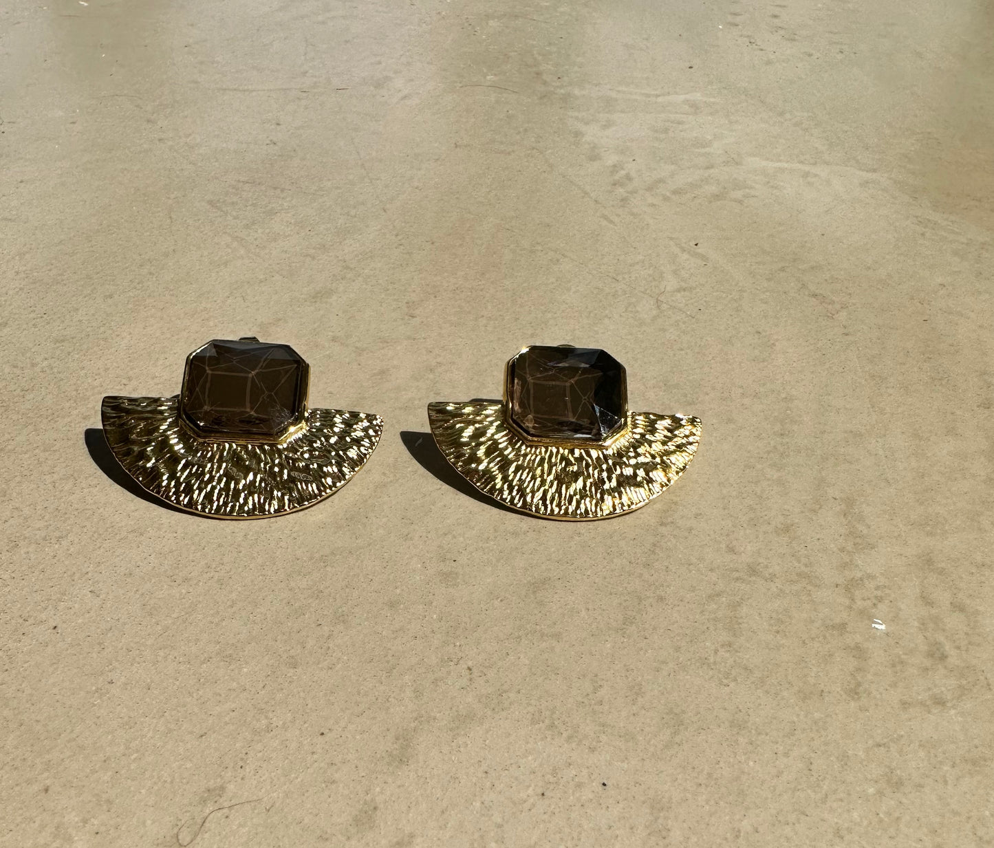 Geometric Statement Stud