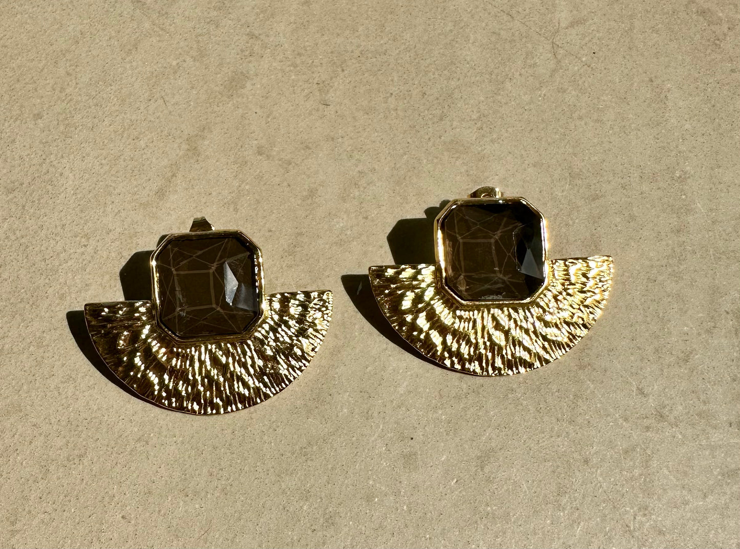 Geometric Statement Stud